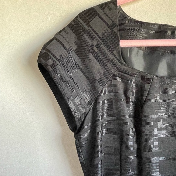 Apostrophe Black cap sleeve belted dress women’s size 6. - Picture 7 of 13